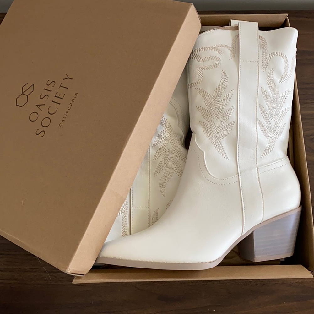 White cowgirl boots